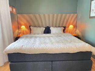 Modern Cottage with Deck in Sandskogen